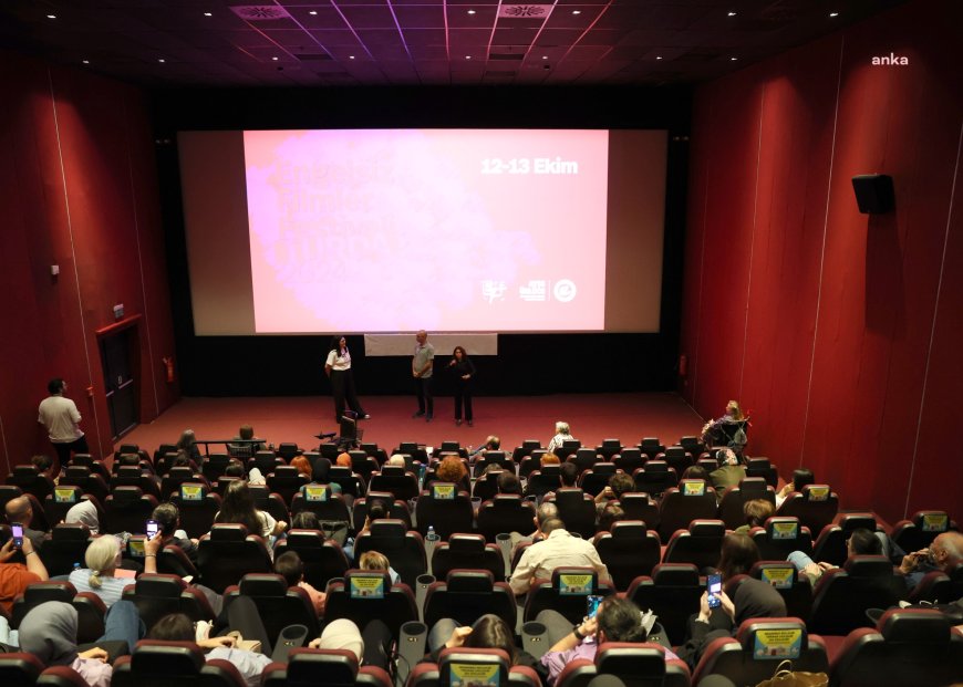 Eskişehir'de sinemaseverler 'Engelsiz  Filmler Festivali'nde buluştu