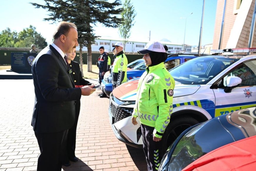 Isparta'da emniyet ve jandarma teşkilatına 11 araç