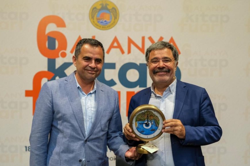 Alanya Kitap Fuarı'na büyük ilgi