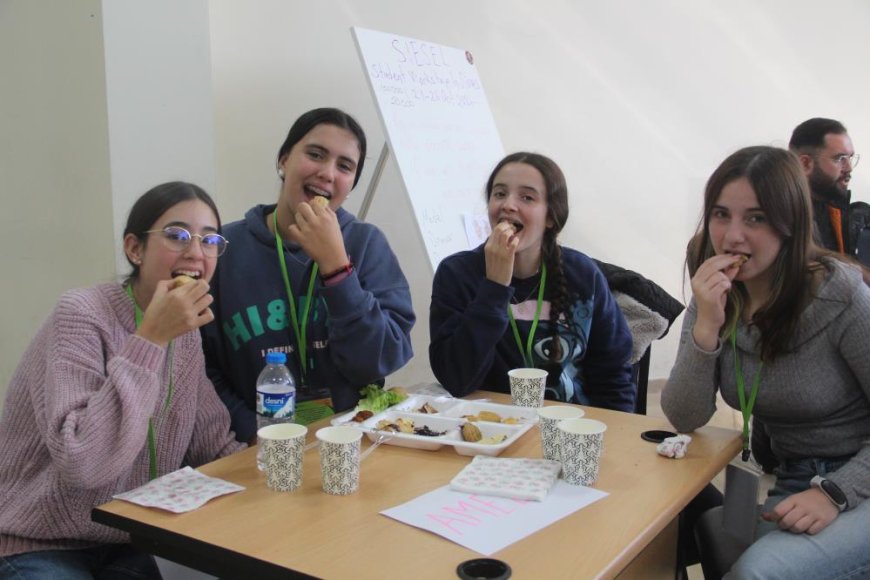 Yabancı öğrenci ve öğretmenler Sivas'ta Türk mutfağının lezzetlerini tattı