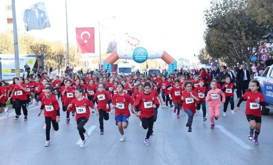 Cumhuriyet coşkusu, koşu ile başladı