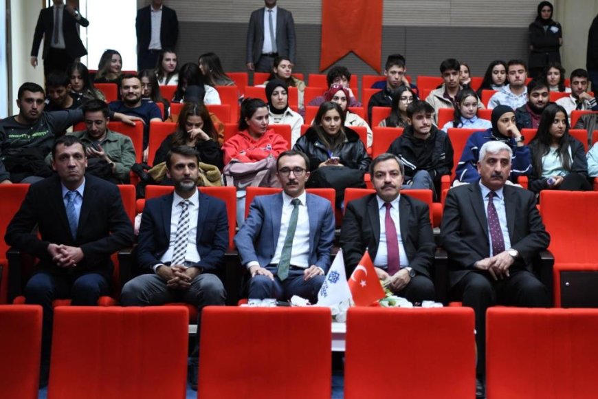 MTÜ'de Cumhuriyetin 101. yılı konferansı