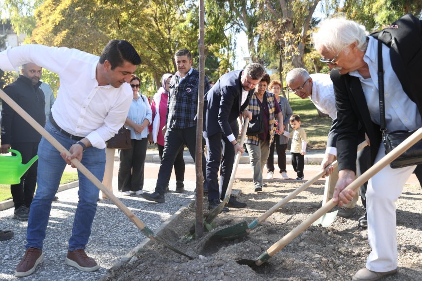 Buca'da Cumhuriyet’in 101'inci yılı anısına 101 ağaç dikildi