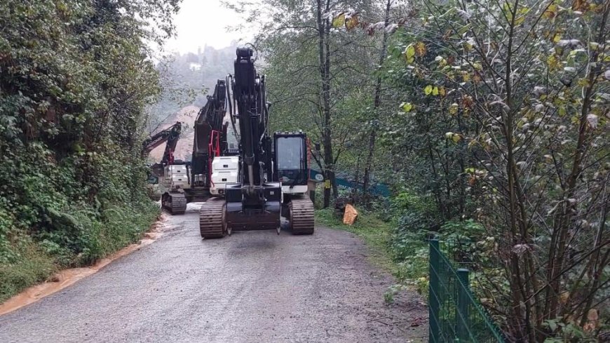 Heyelanlı alanda diken üstünde temizleme çalışması