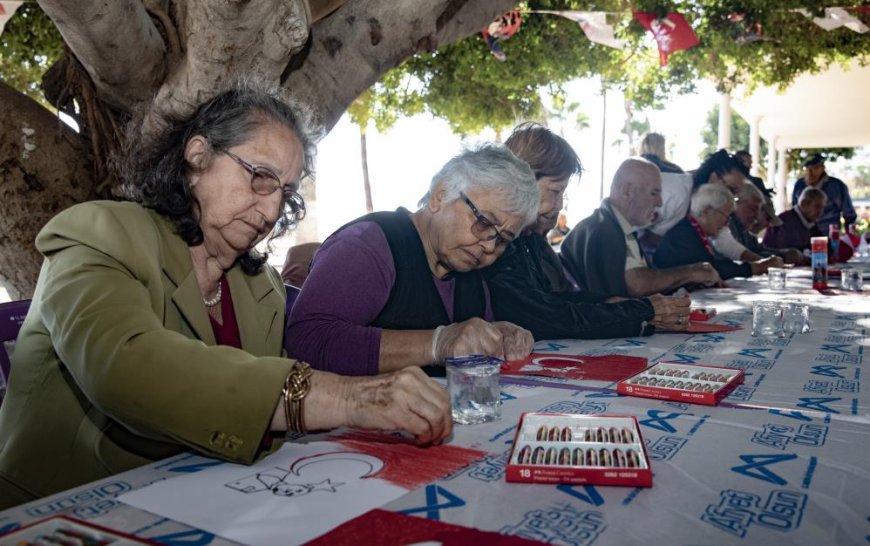 Alzheimer hastaları Cumhuriyet Bayramı'nı kutladı