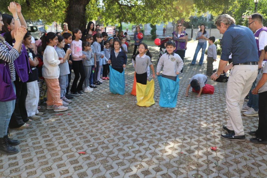 Adana Büyükşehir Belediyesi "Çocuk Şenliği" düzenledi