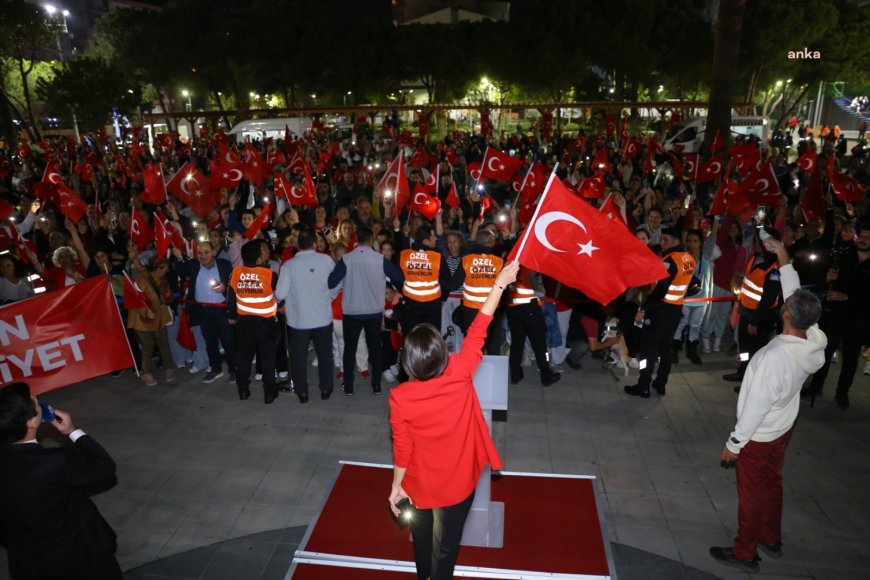 Karabağlarda coşkulu Cumhuriyet Korteji