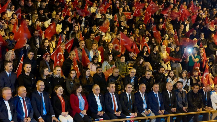 Aydın'da Cumhuriyet Bayramı etkinliklerinde Moğollar ve &nbsp;Musa Göçmen Senfoni Orkestrası sahne aldı