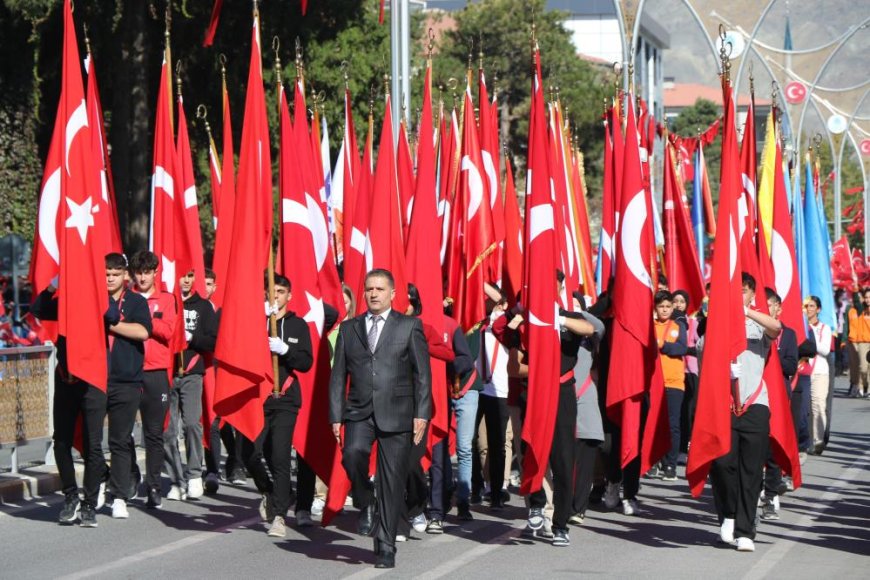 Erzincan’da Cumhuriyet'in 101. yılı coşkuyla kutlandı