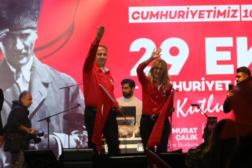 Beylikdüzü'nde Cumhuriyet'in 101'inci yılı coşkuyla kutlandı