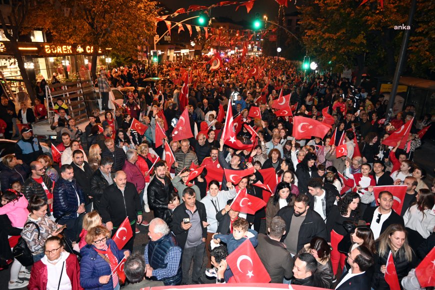 Bakırköy'de Cumhuriyet coşkusu...  "Asla umutsuz olmayacağız"