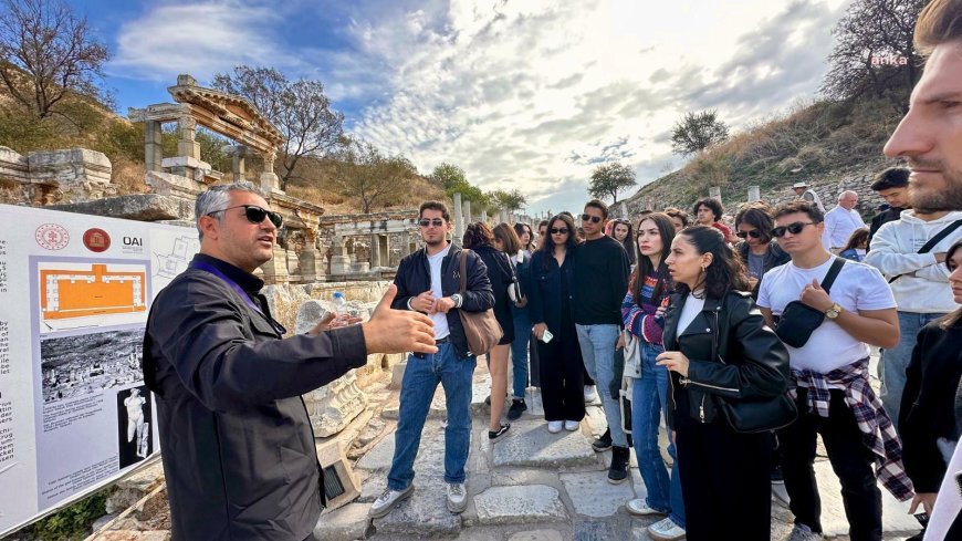 İzmir’de gençler için kültür gezileri başladı