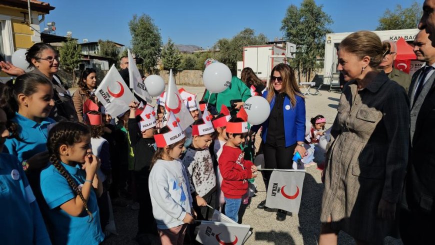 Kızılay’ın hediye bisikletleri çocukları sevindirdi