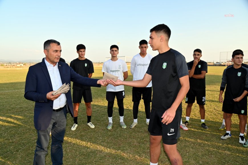 Manavgat Belediye Başkanı Kara'dan genç futbolculara ziyaret