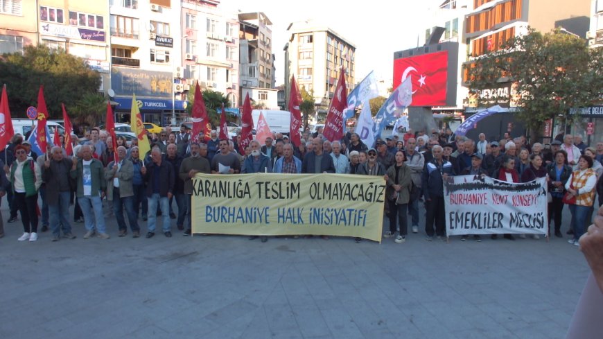 Burhaniye'de Esenyurt Belediye Başkanı Ahmet Özer'in tutuklanması protesto edildi