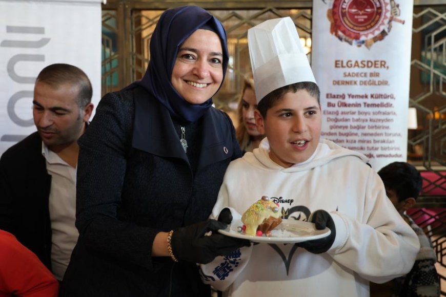 Elazığ'da engelli çocuklar pasta süsledi