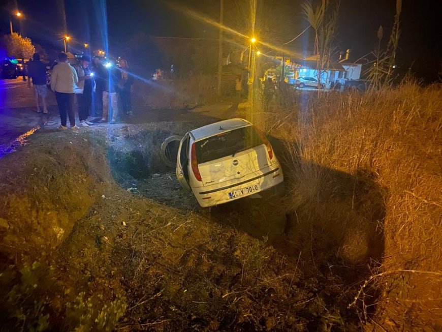 Antalya'da iki otomobil kavşakta çarpıştı: 3 yaralı