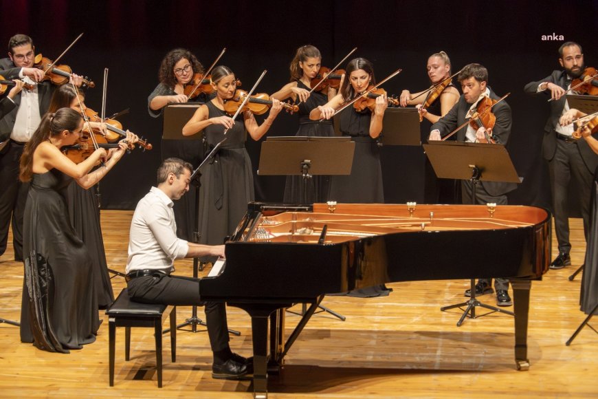 Karşıyaka Oda Orkestrası, yeni sezonun açılışını yaptı