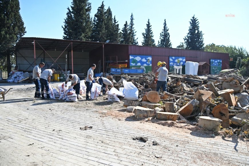 Akhisar Belediyesi’nden ihtiyaç sahibi vatandaşlara yakacak odun desteği