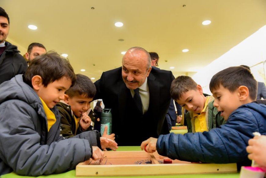 Öğrenciler, ahşap akıl oyunları ile hem eğlendi hem öğrendi