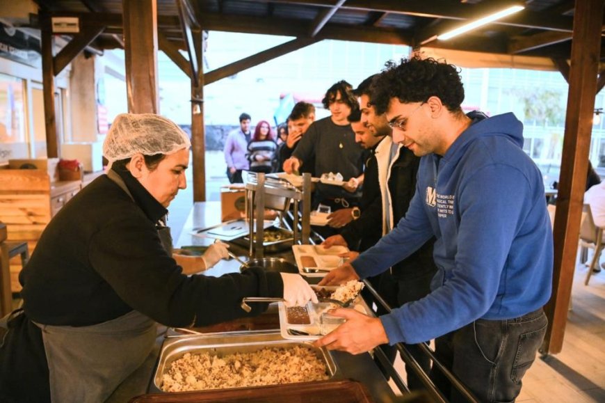 Kuşadası'nda üniversitelilerin yüzünü güldüren hizmet başladı