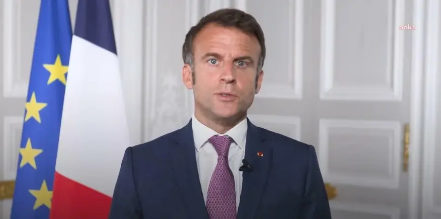 Muhalefetin istifa baskılarına karşın Fransa Cumhurbaşkanı Macron, istifa etmeyeceğini açıkladı