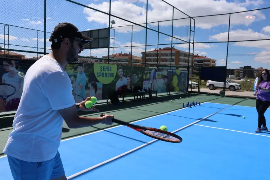 Eskişehir Büyükşehir Belediyesi'nden "8 Mart Kadınlar Tenis Turnuvası"