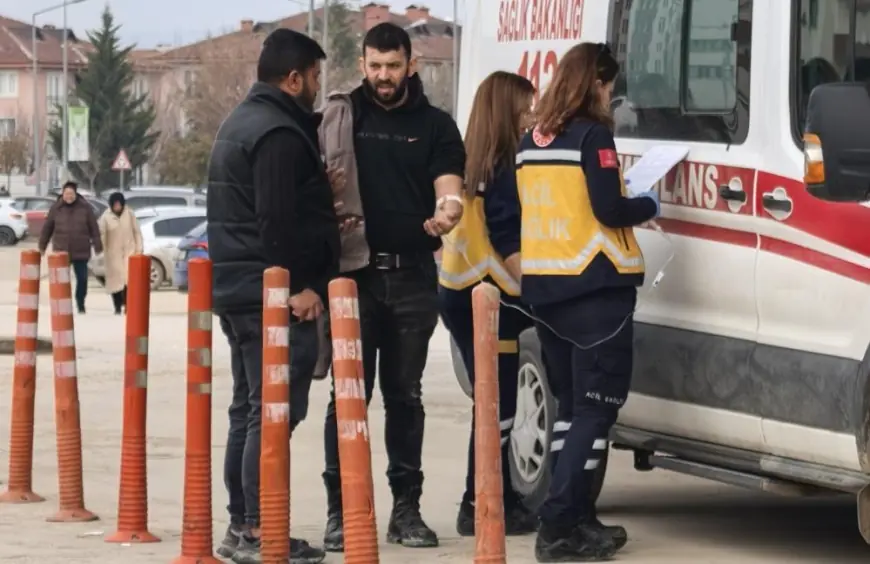 Elini testereye kaptıran işçinin parmağı koptu