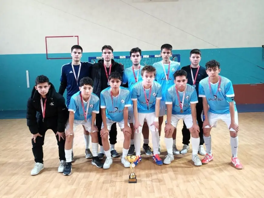 Manisa’da Okul Sporları Futsal Gençler İl Birinciliği müsabakaları sona erdi