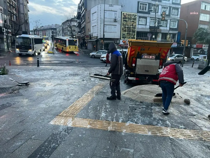 İstanbul'da buzlanmaya karşı gece boyunca önleyici çalışma yürütüldü