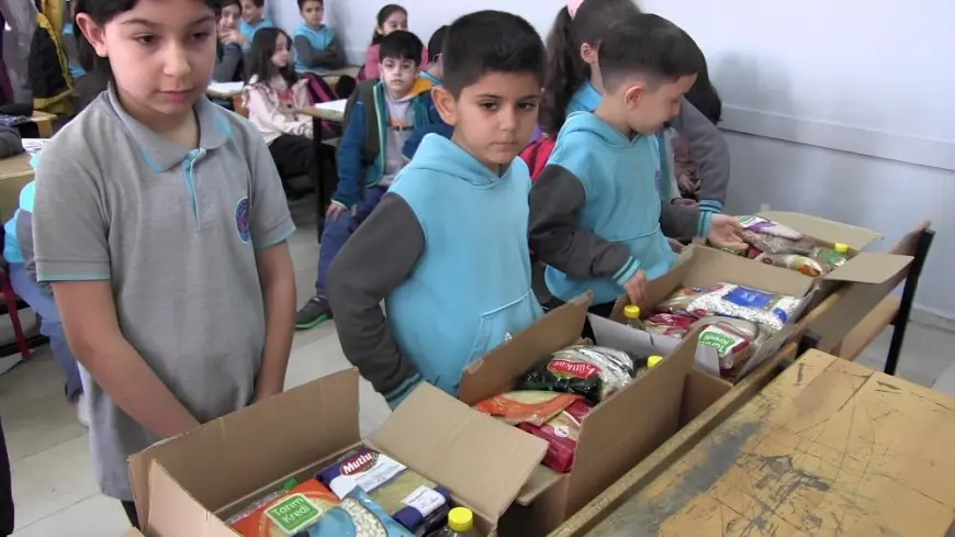 Siirt'te ilkokul öğrencileri harçlıklarıyla Ramazan kolisi hazırladı