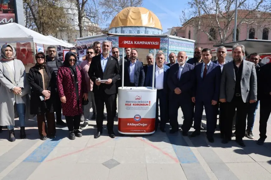 Elazığ'da 'Anayasa Değişsin, Aile Korunsun' kampanyası