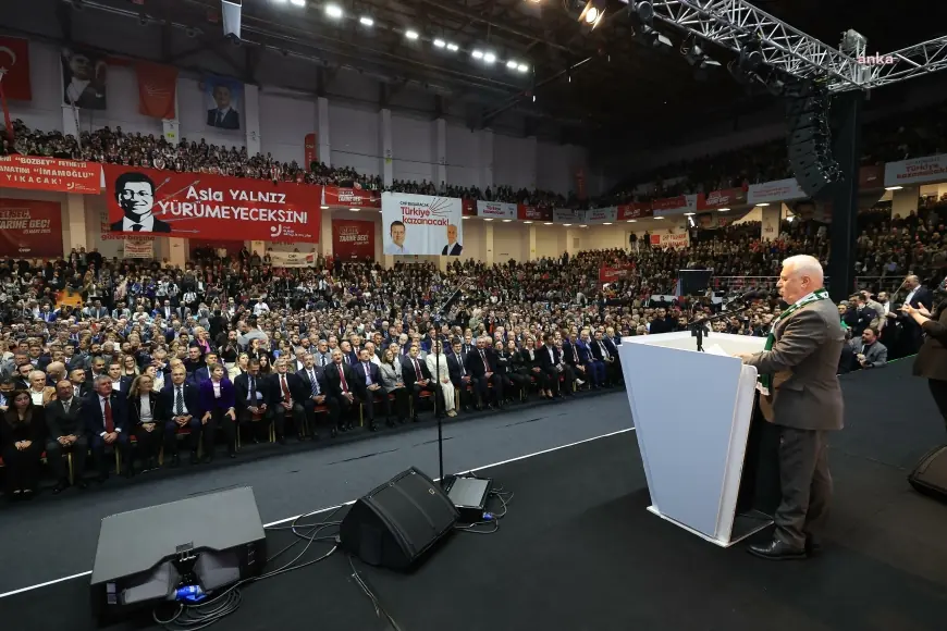 İmamoğlu, Bursa’da... Büyükşehir Belediye Başkanı Bozbey: “CHP’liler, kenetlenin. Ülkemizi yeniden ayağa kaldıracağız, çok çalışacağız”