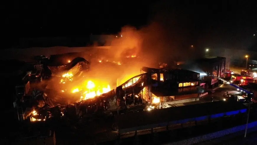 Çorum'daki fabrika yangını havadan görüntülendi