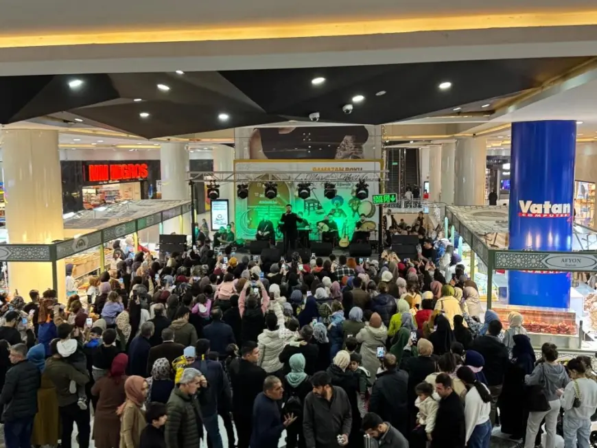 Mardian Mall'da manevi iftar ve Murat Belet ilahi konseri etkinliği