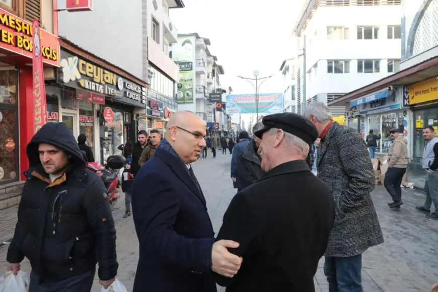 Ağrı Valisi Koç, Ramazan'da esnaf ve vatandaşlarla buluştu