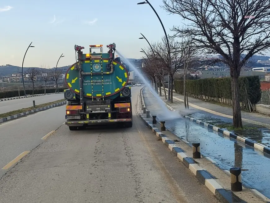 Manisa Büyükşehir Belediyesi, Celal Bayar Üniversitesi'nin bisiklet yolunu yeniliyor