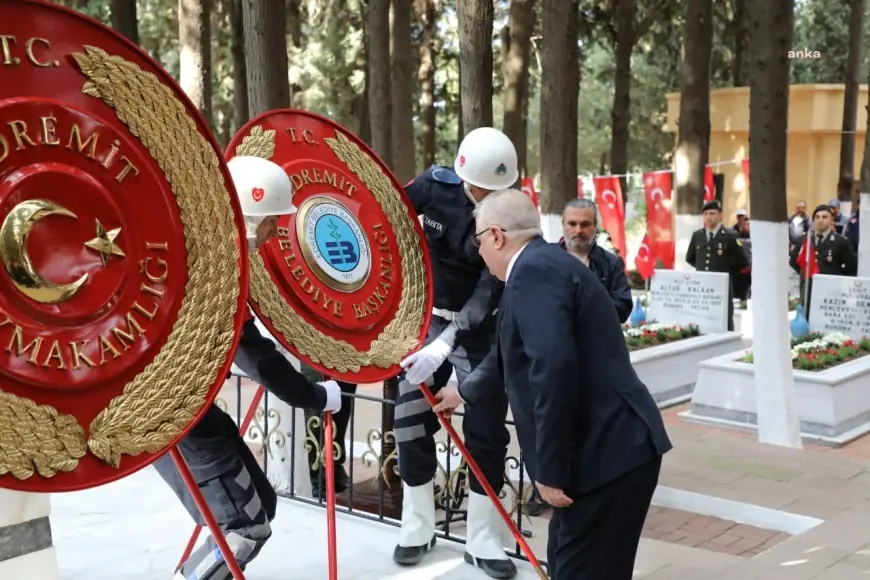 Edremit’te Çanakkale Zaferi’nin 110'uncu yılı dolayısıyla tören düzenlendi